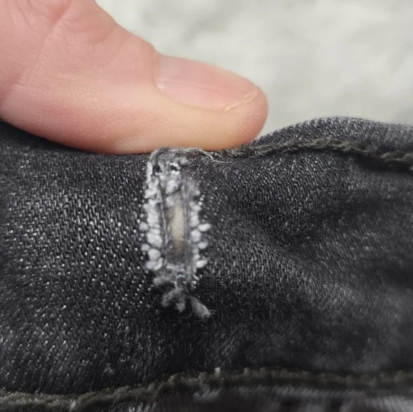 Levi's Dark Denim Women's Shorts - Picture 6 of 9